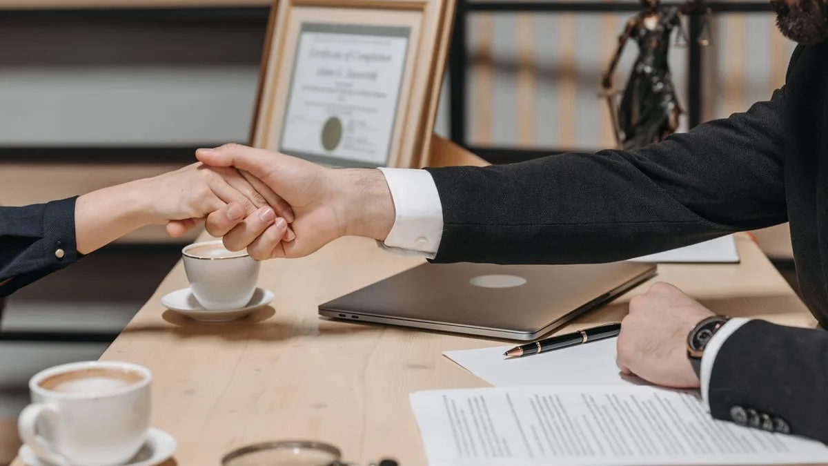 Payrolling : l'agence porte le contrat de la personne choisie